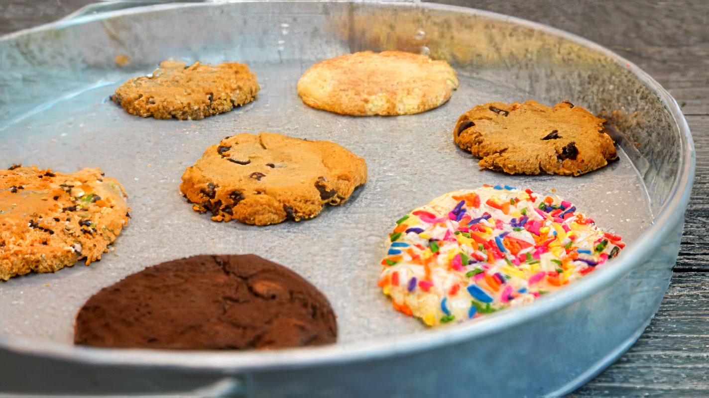 Assorted cookie tray